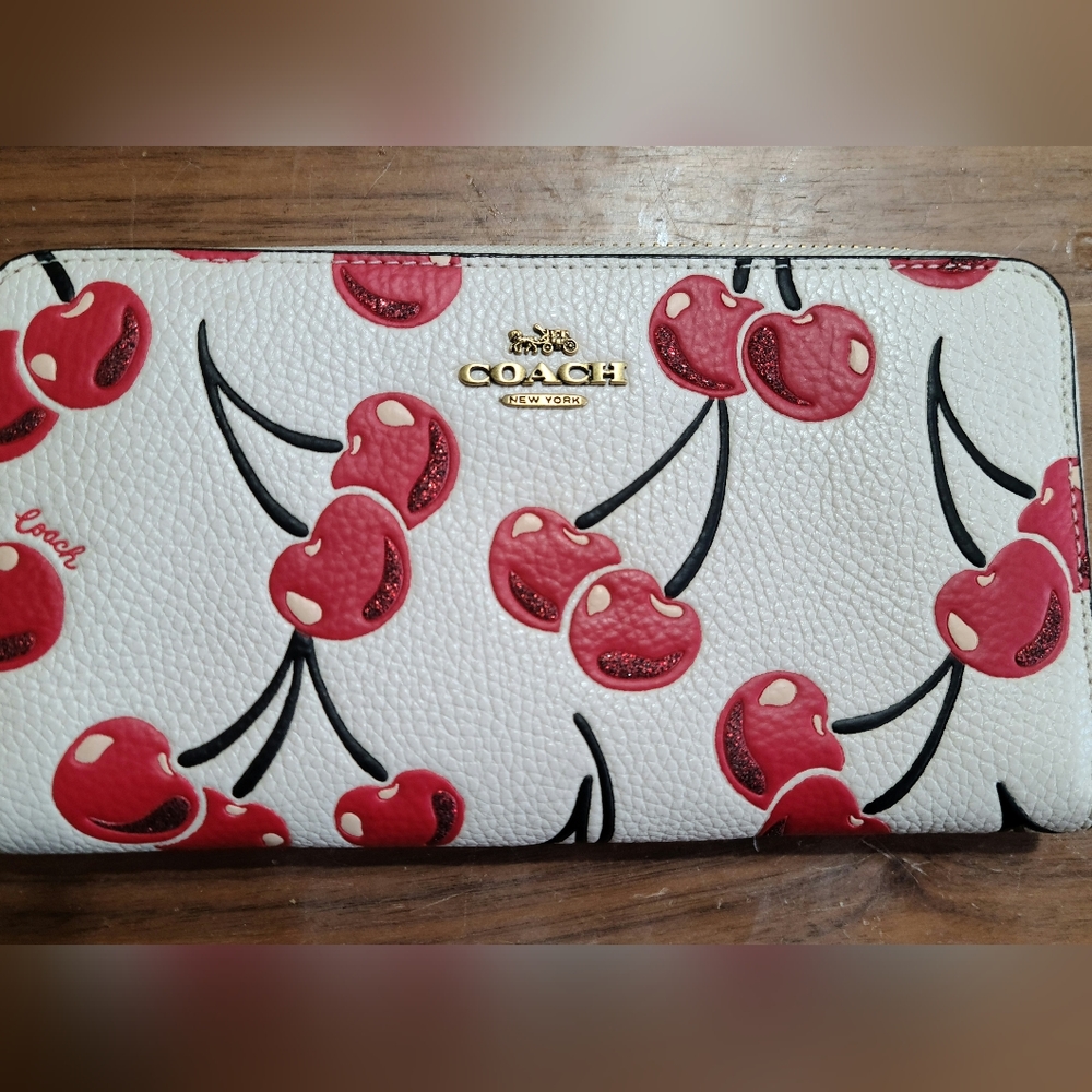 SOLD: RARE NWT White Coach Accordion Zip Wallet With Cherry Print White